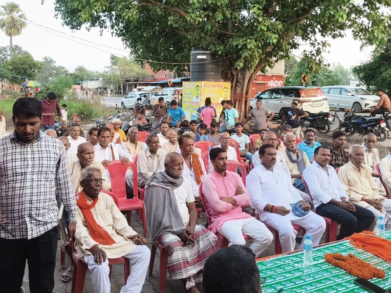 Highway-side public meeting — Uttar Pradesh