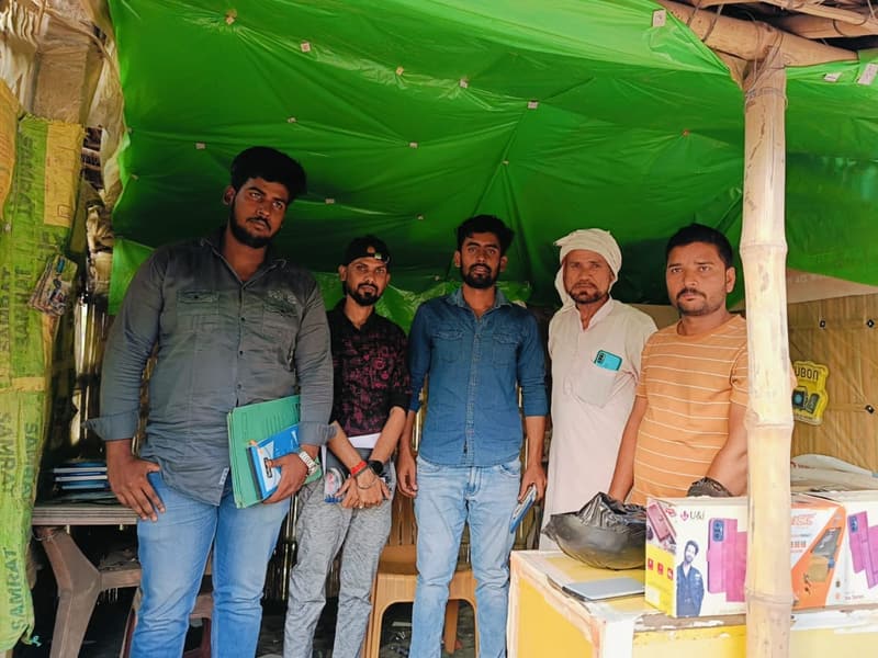 Surveyors at the village shop — Uttar Pradesh