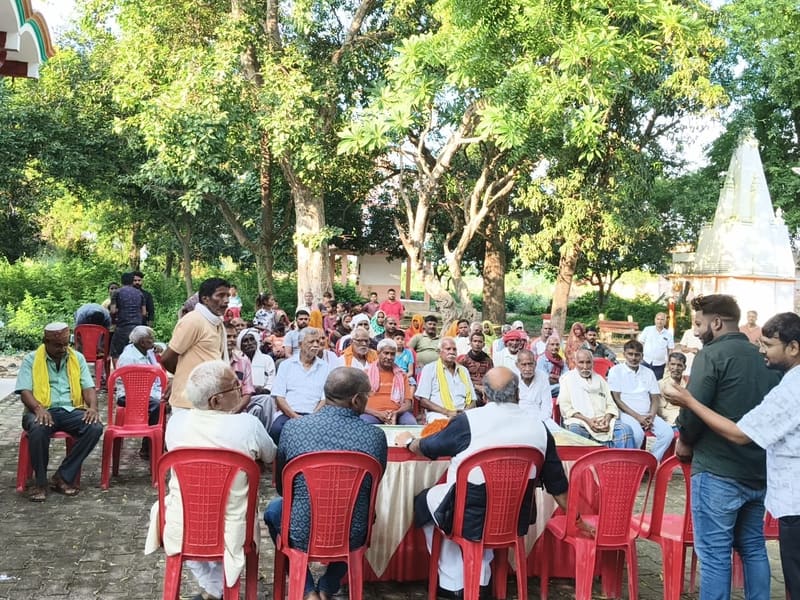 Temple ground chaupal — Uttar Pradesh